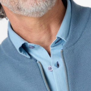Closeup of Ribbed baseball collar
