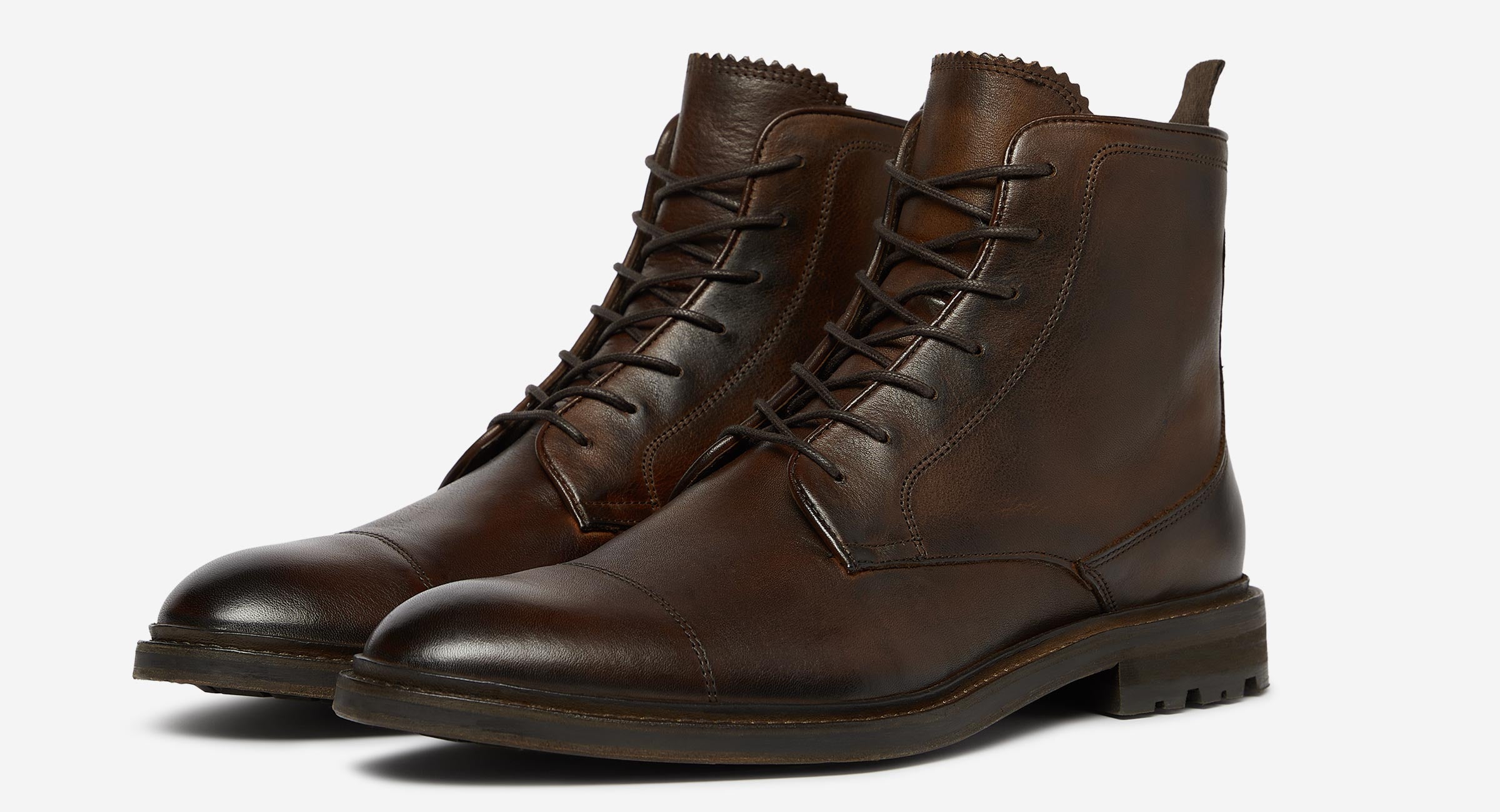 Chaves Dark Brown