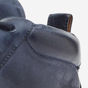 Closeup of Foam padded collar