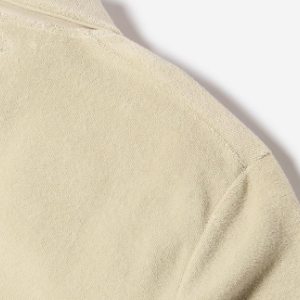 Closeup of Dropped shoulder seam