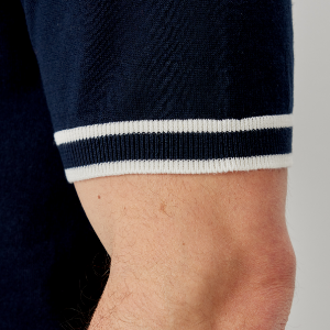 Closeup of Ribbed cuffs & hem