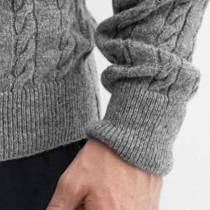 Closeup of Ribbed cuffs & hem