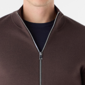 Closeup of Funnel neck