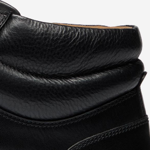 Closeup of Padded collar