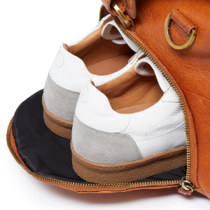 Closeup of Side shoe pocket