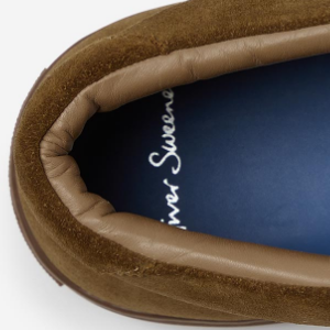 Closeup of Foam padded collar