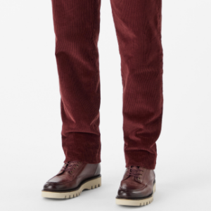 Closeup of Relaxed fit with tapered leg