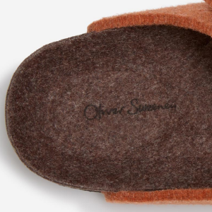 Closeup of Contrast wool felt footbed lining