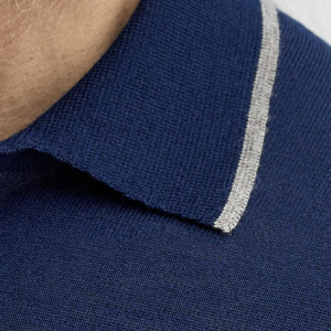 Closeup of Contrast tipped collar