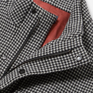 Closeup of Zip & press stuf closure