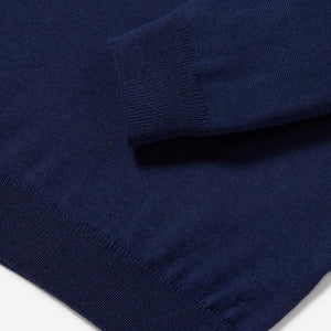 Closeup of Ribbed cuffs & hem