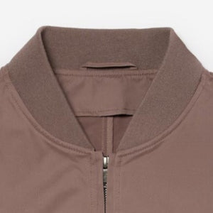 Closeup of Ribbed baseball collar