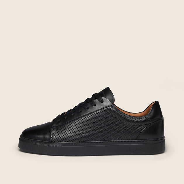 Almada Black
