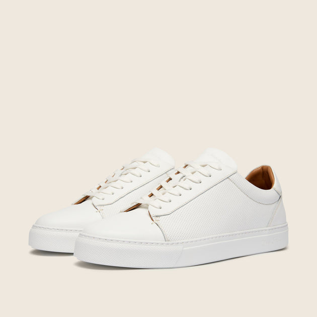 Almada White