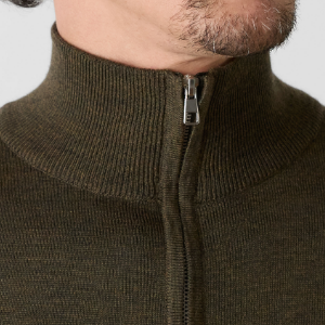Closeup of Ribbed cuffs & hem