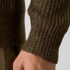 Closeup of Ribbed cuffs & hem