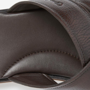 Closeup of Padded leather footbed