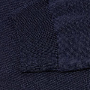 Closeup of Ribbed cuffs & hem
