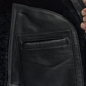 Closeup of 1 internal pocket