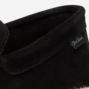 Closeup of Turned top seam