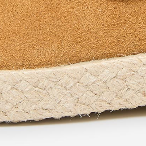 Closeup of Woven jute sole edge
