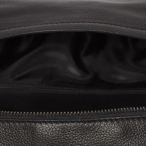 Closeup of 2 internal elasticated pockets