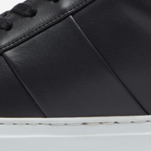 Closeup of Folded quarter seam detail