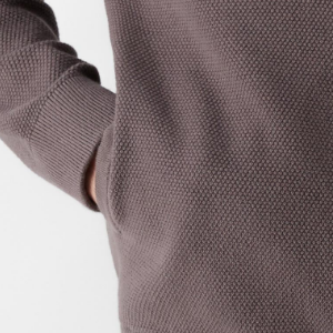 Closeup of 2 side entry pockets