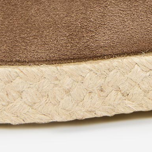 Closeup of Woven jute sole edge