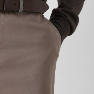 Closeup of 2 slanted side pockets