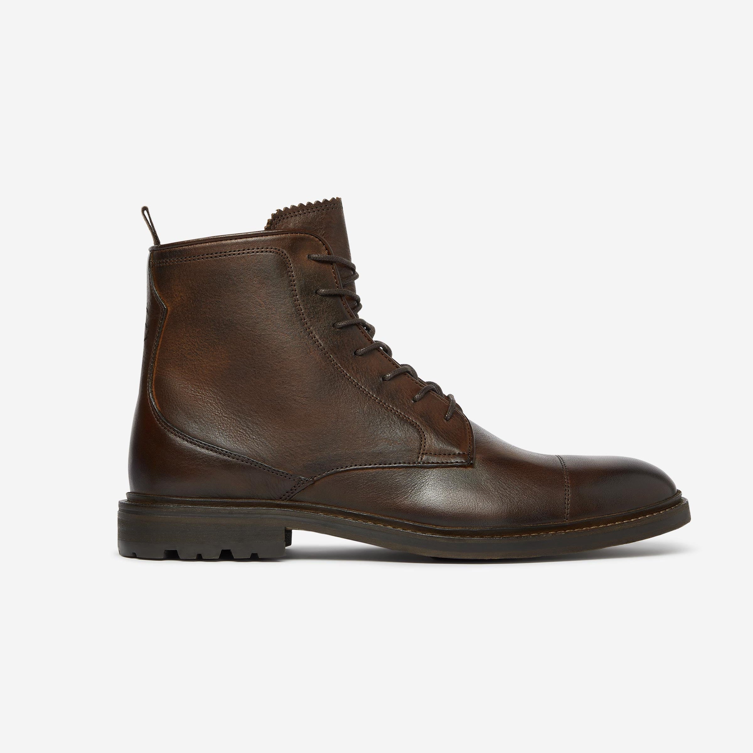 Chaves Dark Brown