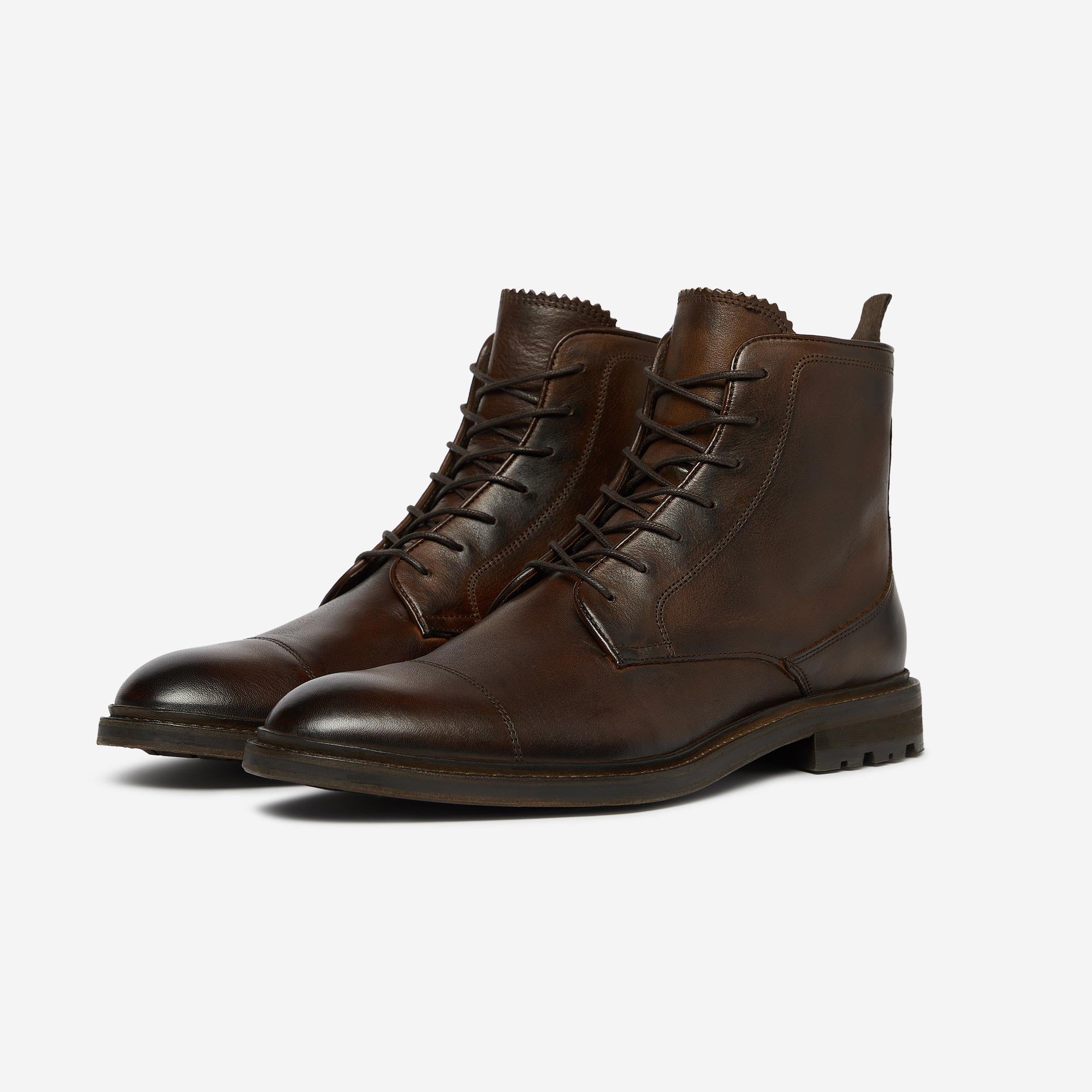 Chaves Dark Brown