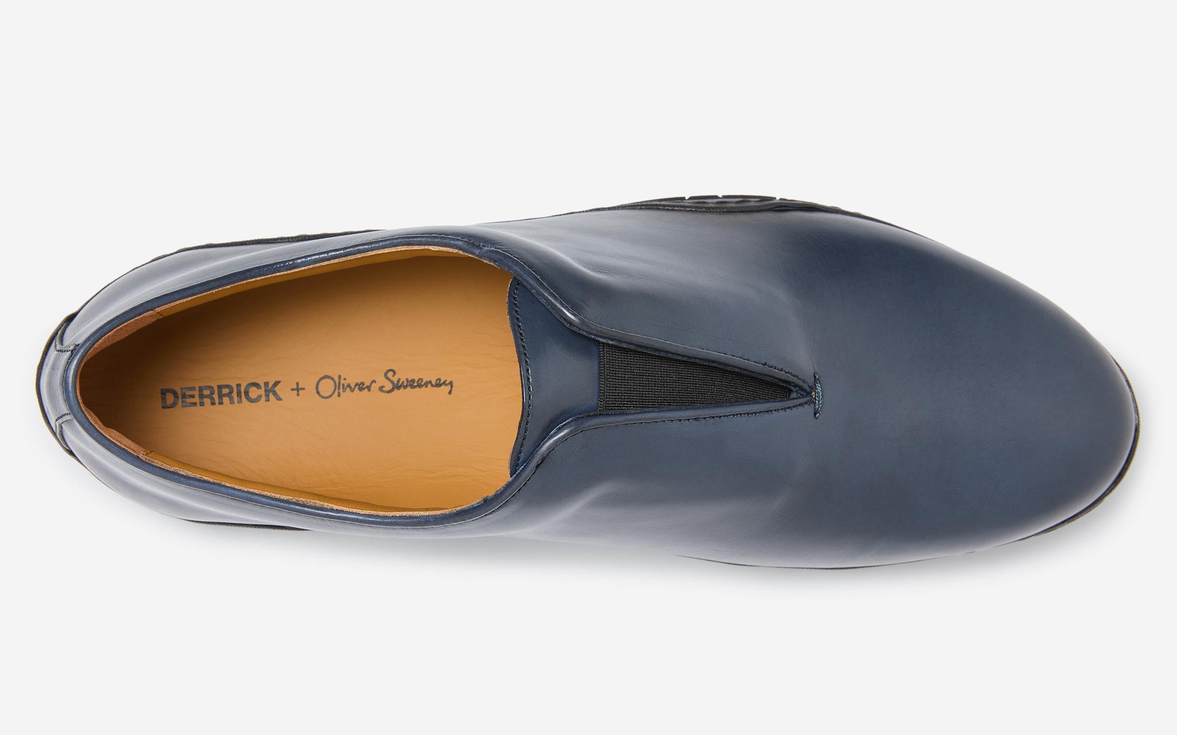 DERRICK x Oliver Sweeney