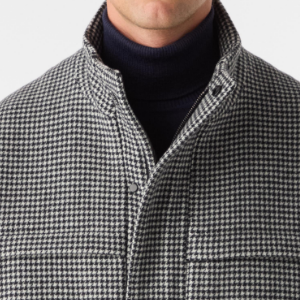 Closeup of Funnel neck