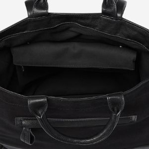 Closeup of Laptop pocket & removeable wet bag