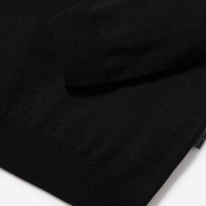 Closeup of Ribbed cuffs & hem