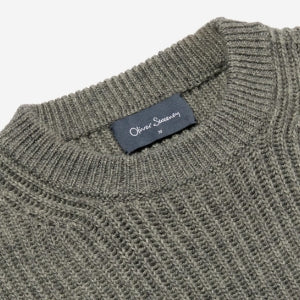 Closeup of Ribbed tubular collar